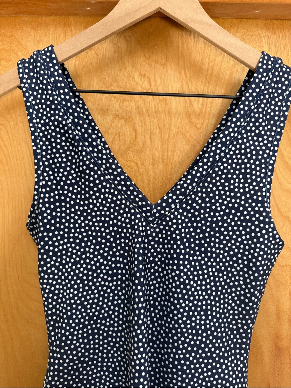 Small Abercrombie + Fitch YPB Sculpt Lux Navy Blue Polka Dot V‑Neck Dress - Picture 11 of 12